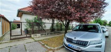 Budapesti családi ház eladó, Gubacsipusztán, 3 szobás