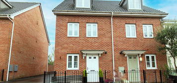 3 bedroom end of terrace house