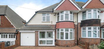 3 bedroom semi-detached house for sale