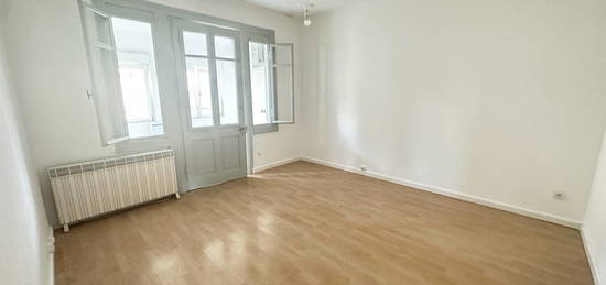 Appartement  à vendre, 3 pièces, 2 chambres, 75 m²