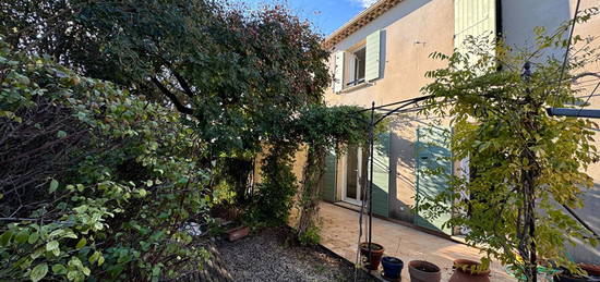 Maison meublée 2 chambres avec terrasse, jardin et garage