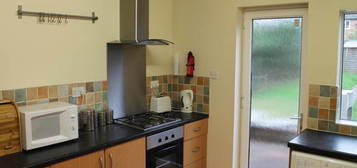 2 bedroom semi-detached house to rent