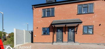 3 bedroom semi-detached house