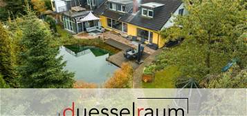 Solingen: traumhafte und modernisierte Villa mit Schwimmteich und Einliegerwohnung in ruhiger Lage!
