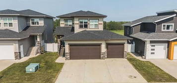 65 W Ash Close, Blackfalds, AB T4M 0H8