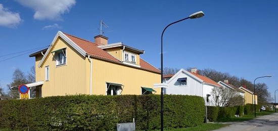 2-Familienhaus mit Garage