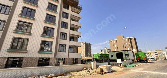 CADDE SEYRANDAN SATLIK 3+1/KAT 1 /155 M2 SIFIR DAİRE