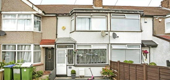 Terraced house for sale in Parkside Avenue, Bexleyheath DA7