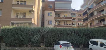 ÖZLÜCE BULVARINA ÇOK YAKIN GENİŞ DAİRE