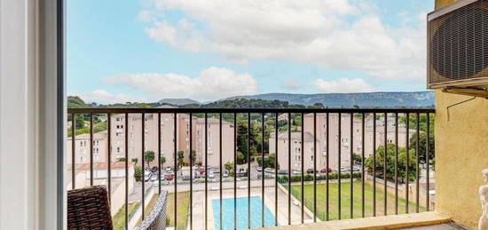 T4 en dernier étage avec balcon et piscine dans la résidence