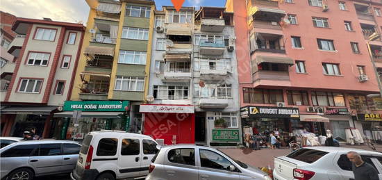 İZMİT ÇARŞI MERKEZDE SATILIK 1+1 GENİŞ DAİRE