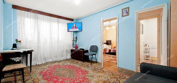 Apartament curat si ingrijit, 3 camere, etaj 3, Tiglina 1