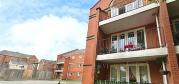 Flat to rent in Grants Yard, Burton-On-Trent, Staffordshire DE14