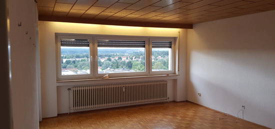 3 Zimmerwohnung mit Balkon und Garage,  sofort frei