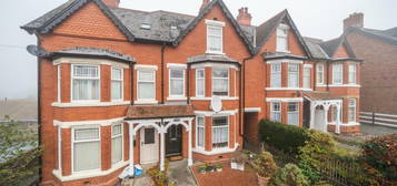 6 bedroom terraced house for sale