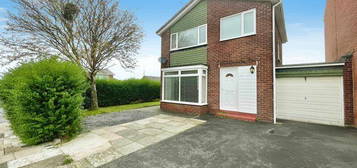 3 bedroom link detached house for sale