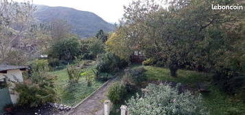 Au Mollard, maison jardin véranda vue sur les montagnes