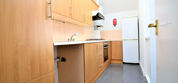 Flat to rent in Richmond Place, Brighton BN2