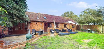 Detached bungalow to rent in Church Road, West Hanningfield, Chelmsford CM2