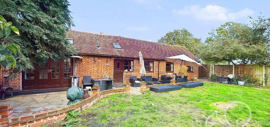 Detached bungalow to rent in Church Road, West Hanningfield, Chelmsford CM2