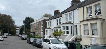 Flat to rent in Herbert Road, Brighton BN1