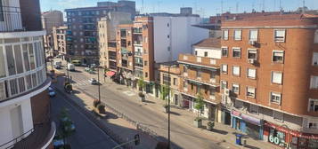 Piso de alquiler en Calle Santa Teresa de Jesús, 60, El Pilar - La Estación