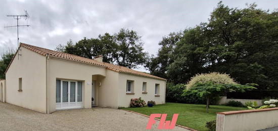 Maison de plain-pied  à vendre, 5 pièces, 3 chambres, 124 m²