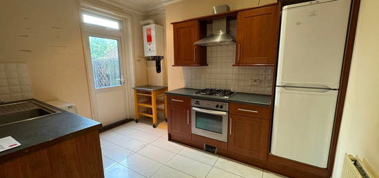 Flat to rent in Carisbrooke Road, London E17