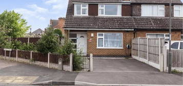 3 bed semi-detached house to rent