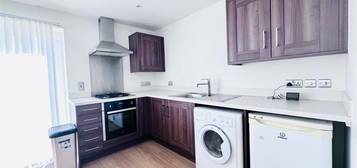 Flat to rent in Park View Court, West Bridgford, Nottingham NG2