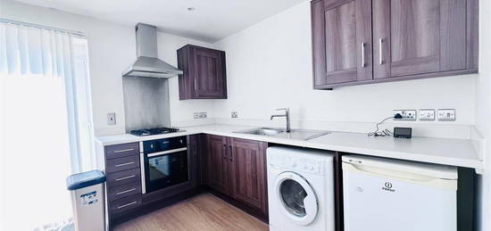 Flat to rent in Park View Court, West Bridgford, Nottingham NG2