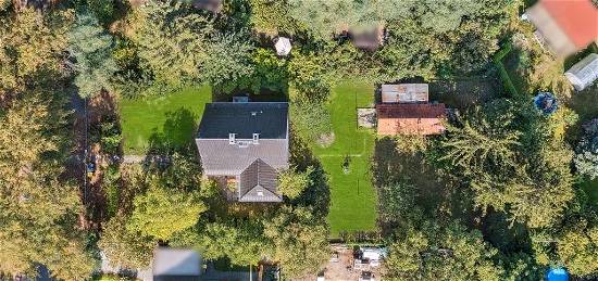 Idyllisches großes Grundstück mit charmantem 30er Jahre Haus in Falkensee sucht neue Besitzer