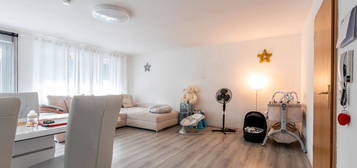 Geräumige 3-Zimmer-Wohnung mit Balkon und Stellplatz. Ideal für Paare und junge Familien!