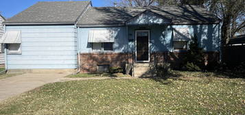 308 Pembroke Ln, Ellinwood, KS 67526