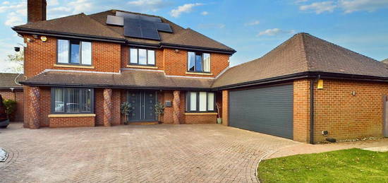 5 bedroom detached house for sale