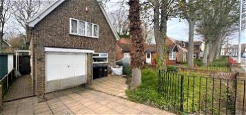 Detached house to rent in Albion Road, Broadstairs CT10