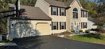 19 Nancy Cir, Reading, PA 19606