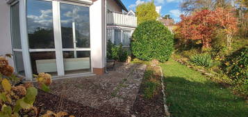 Helle 1-Raum-Wohnung mit Terrasse und Einbauküche in Würzburg