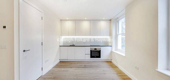 Flat to rent in Englands Lane, London NW3