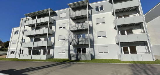 Erbendorf . 2 Zimmer-Wohnung im 3. OG mit Balkon