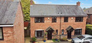 3 bed semi-detached house for sale