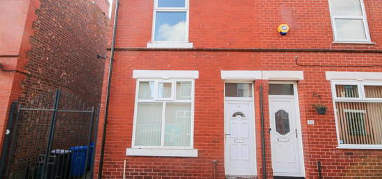 End terrace house to rent in Emerson Street, Salford M5