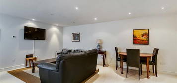 1 bedroom detached house