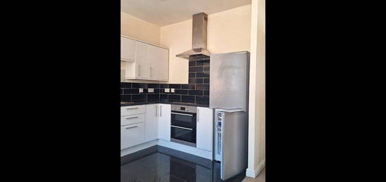 2 bed flat to rent