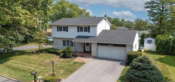 1259 Walnut Ln, Macungie, PA 18062