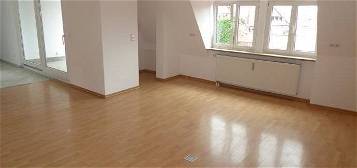 Helle 4-Zimmer-Wohnung mit Loggia in ruhiger Lage - nähe Zentrum Fürth