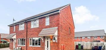 3 bed semi-detached house for sale