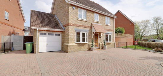 Detached house for sale in Aspen Way, Brandon Groves, South Ockendon RM15