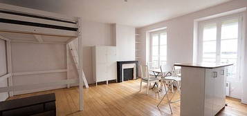 Studio meublé  à louer, 1 pièce, 32 m², Étage 1/–