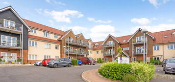 Flat for sale in Redfields Lane, Fleet GU52